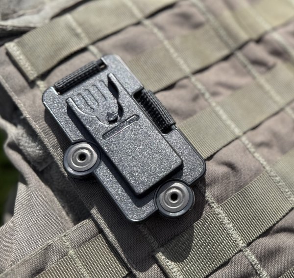 Zoom bild av AXIS TW1101 MOLLE Mount