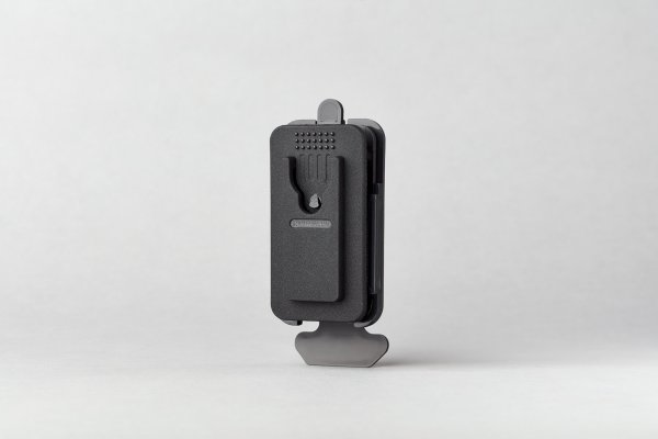 Zoom bild av Klick Fast Crocodile Garment Clip med Anti-Tilt – flexibelt klädfäste - Peter Jones